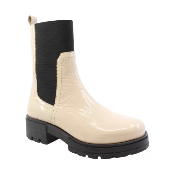 Elegant beige støvle med lakfinish fra Bella Moda
