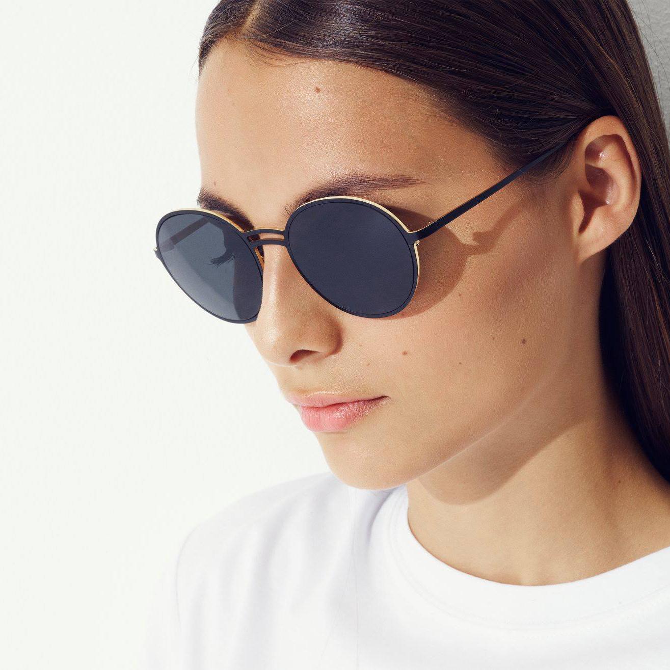Yael Dame Solbriller   Black Gold Black   Onesize fra Aym