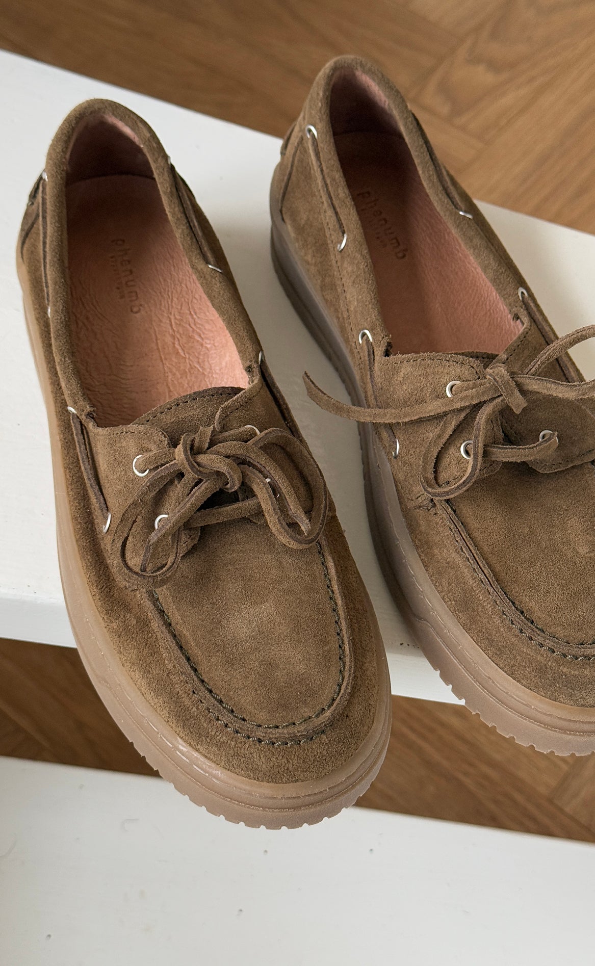 Sko   Tide S   Suede Taupe fra Phenumb